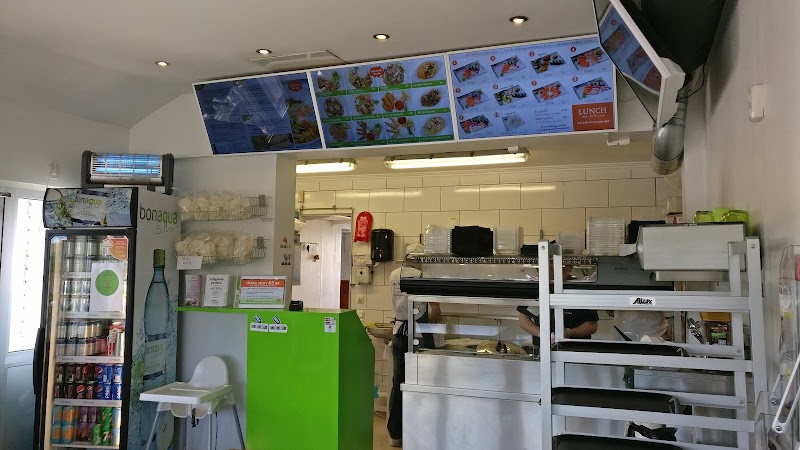 UM Thai & Sushi